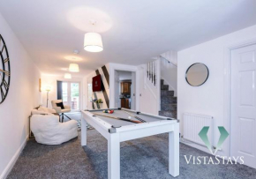 Large 5 Bedroom House with Pool Table & Parking by Vista Stays Short Lets Manchester